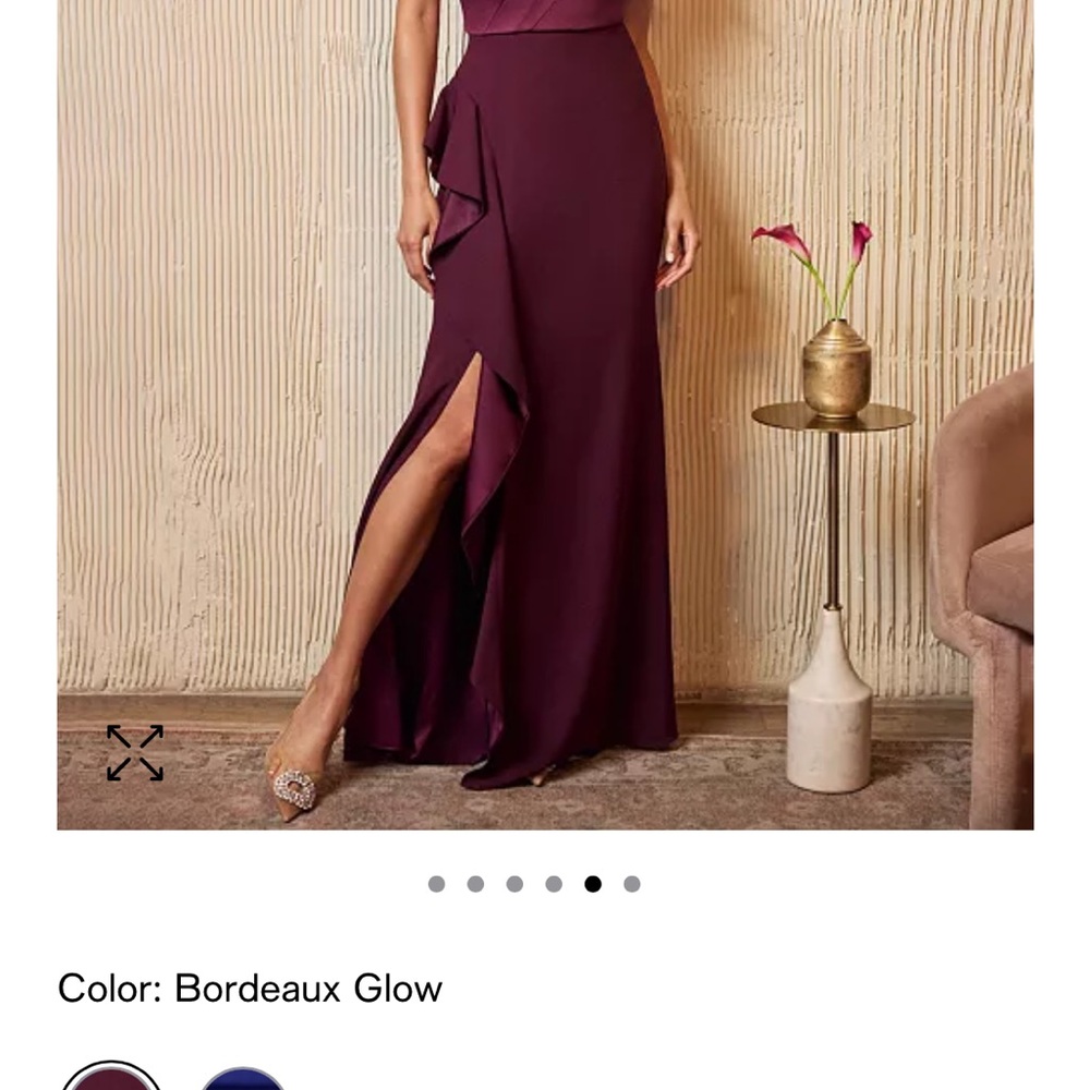 Elegant Bordeaux Glow Women's Skirt